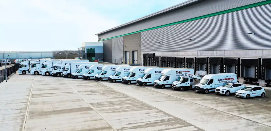 easy shipping storage unit in London